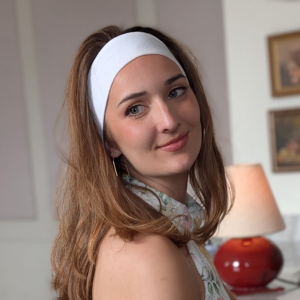 Meet your Posher, Cloe